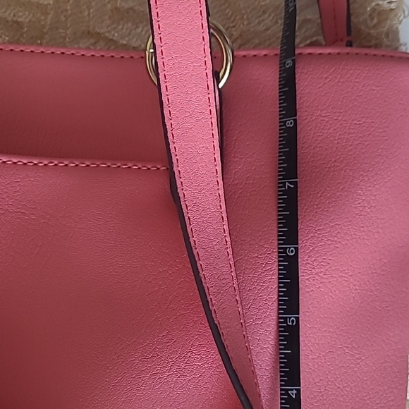 LIZ CLAIBORNE NWOT JESS CARNATION HANDBAG - Picture 6 of 10